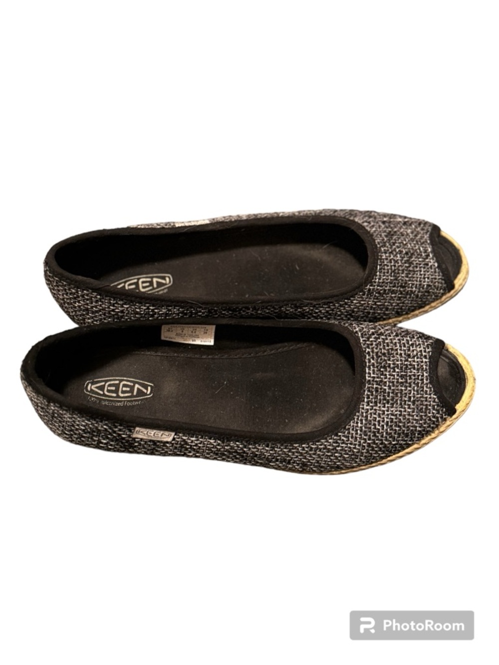 KEEN black and white size 9 open toe shoes